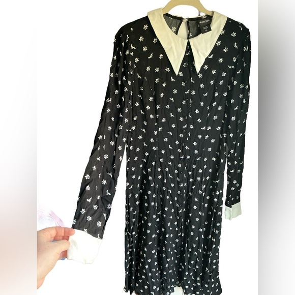 Womens Wednesday Addams Dress Size Large Black Red Long  Sleeve - Picture 5 of 7